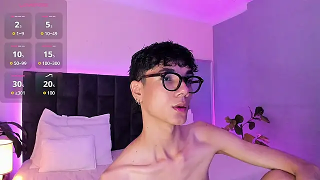 Snapshot of Phillicious__ chatting on 3, 11, 2025 Phillicious online show from 3, 11, 2025