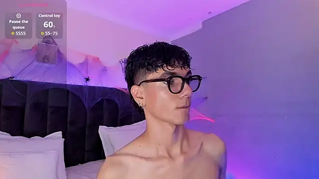 Snapshot of Phillicious__ chatting on 24, 10, 2025 Phillicious online show from 24, 10, 2025