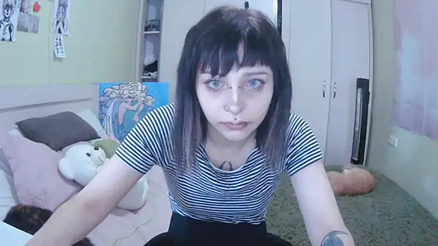 SineKiraReal online show from 3, 10, 2025