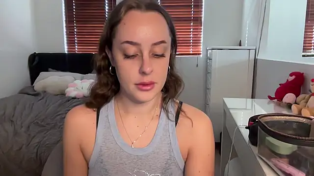 julietmills online show from 12, 11, 2025