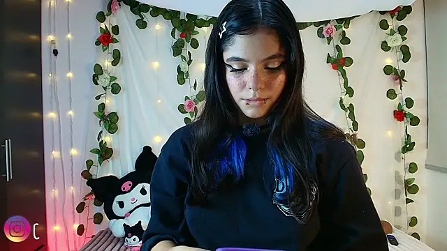 cutee andrea online show from 13, 5, 2026