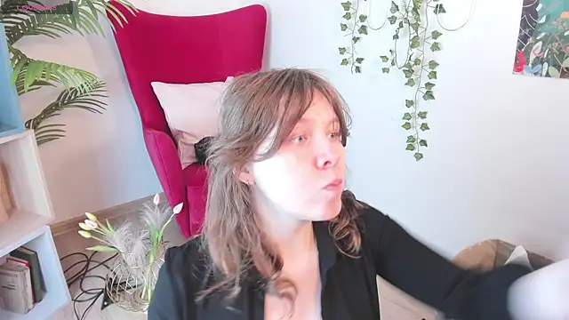 Snapshot of Sense_Of_Rosemary chatting on 6, 5, 2026 Sense Of Rosemary online show from 6, 5, 2026