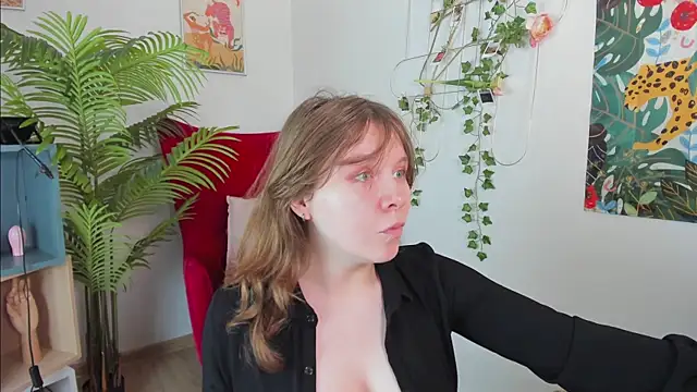 Snapshot of Sense_Of_Rosemary chatting on 17, 5, 2026 Sense Of Rosemary online show from 17, 5, 2026