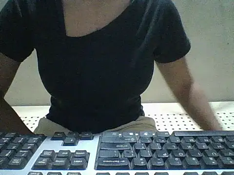 Skinny PinayGirljust18 online show from 27, 2, 2026