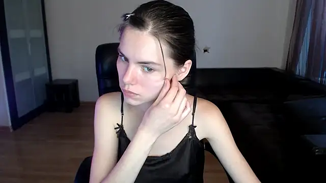 AmelieReve online show from 9, 9, 2025