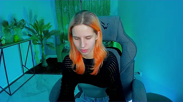 Snapshot of NitaNihil chatting on 1, 12, 2025 NitaNihil online show from 1, 12, 2025