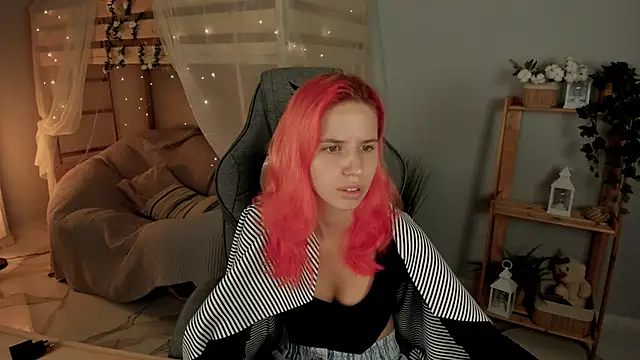 Snapshot of NitaNihil chatting on 21, 10, 2025 NitaNihil online show from 21, 10, 2025