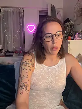 MarahWdsn online show from 28, 6, 2026