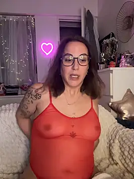 MarahWdsn online show from 26, 6, 2026
