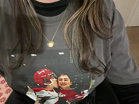 MissElizabethXoXo online show from 8, 4, 2026