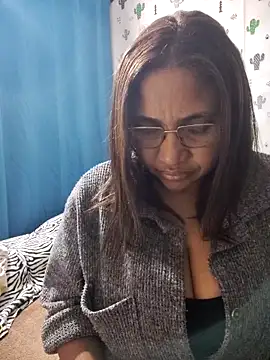 Avannay online show from 4, 12, 2025