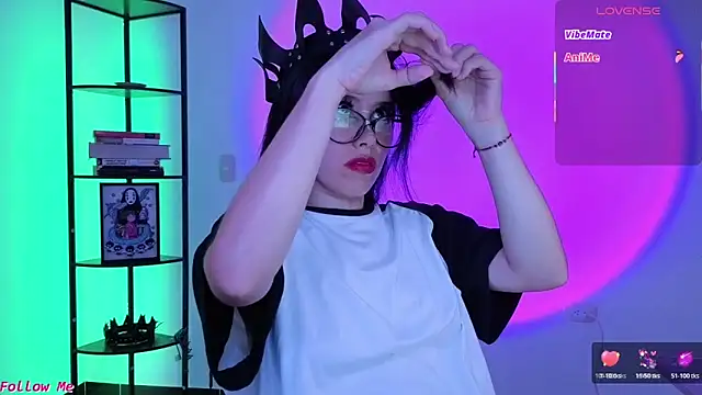 girldom online show from 20, 3, 2026