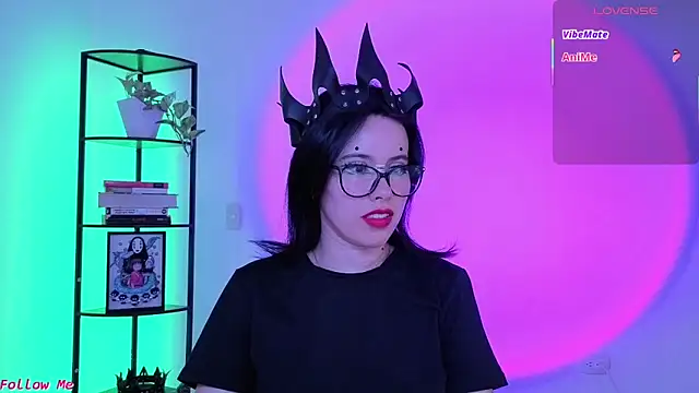 girldom online show from 9, 3, 2026