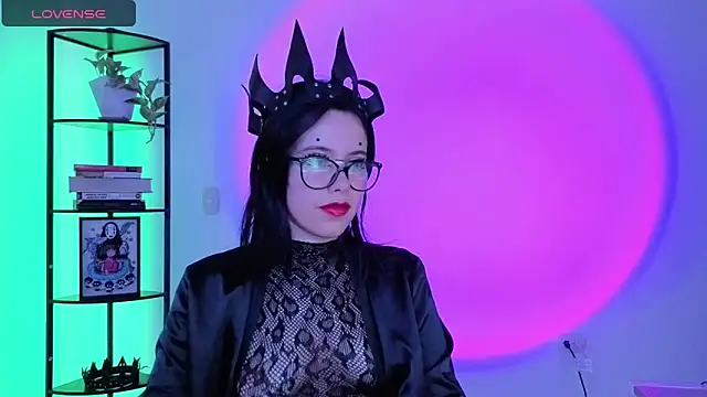 girldom online show from 12, 3, 2026