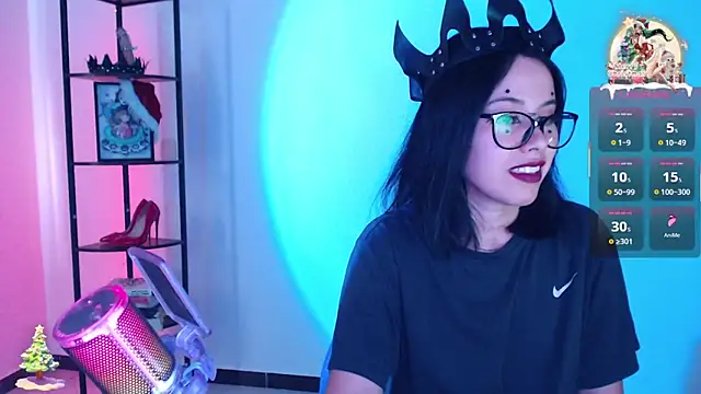 girldom online show from 17, 12, 2025