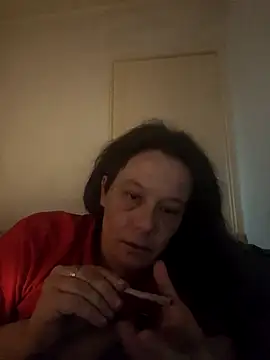 Snapshot of zeousseelphie chatting on 28, 4, 2026 zeousseelphie online show from 28, 4, 2026