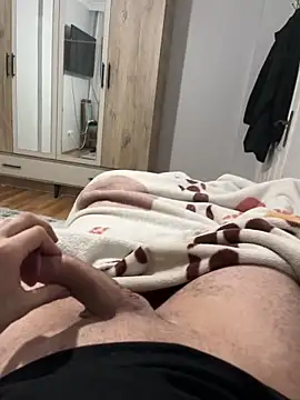 Erenn9972 online show from 3, 12, 2025