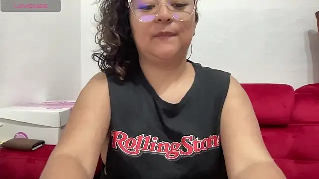 Sophiaburton online show from 19, 9, 2025