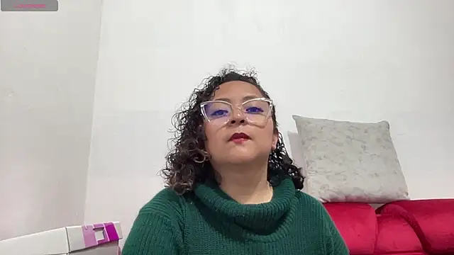 Sophiaburton online show from 14, 9, 2025