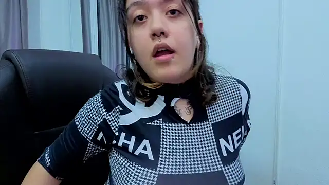 Niaa Stark online show from 23, 4, 2026