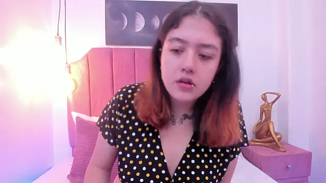 Niaa Stark online show from 6, 5, 2026