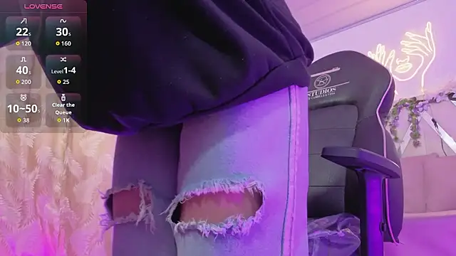 ZURY TAY online show from 9, 3, 2026