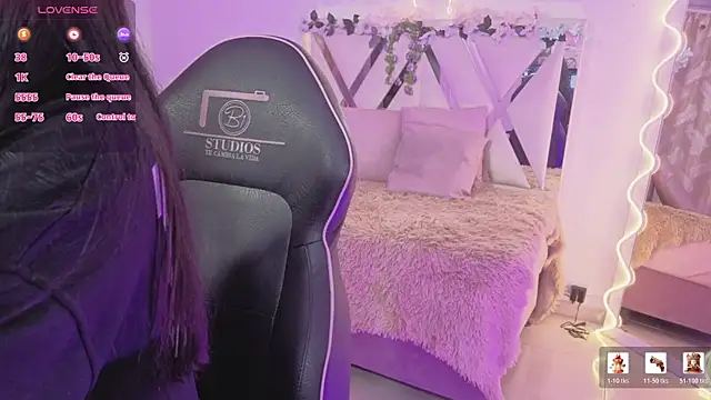 ZURY TAY online show from 25, 5, 2026