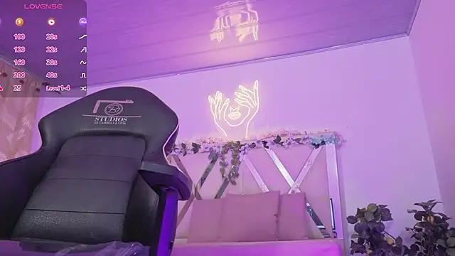 ZURY TAY online show from 25, 3, 2026