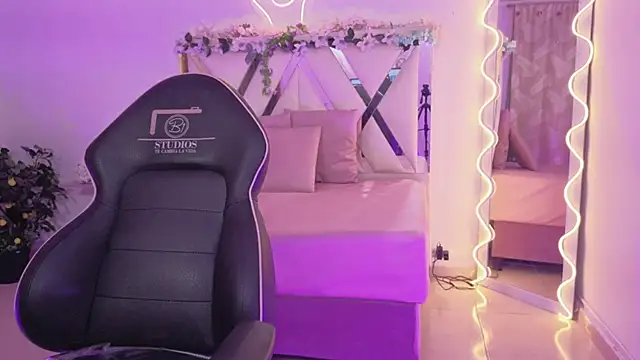 ZURY TAY online show from 30, 3, 2026