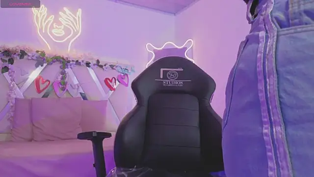 ZURY TAY online show from 29, 11, 2025