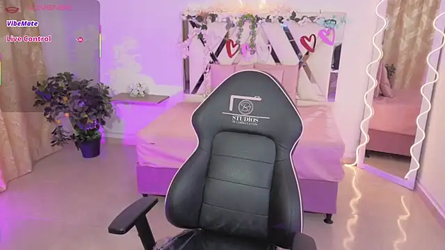 ZURY TAY online show from 7, 11, 2025