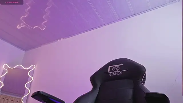 ZURY TAY online show from 13, 11, 2025