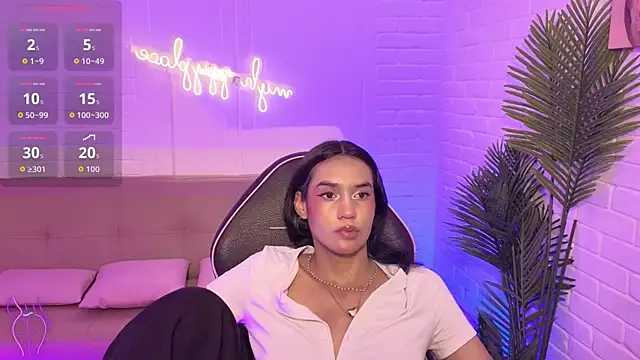 Snapshot of artemiss_tay chatting on 18, 11, 2025 artemiss tay online show from 18, 11, 2025