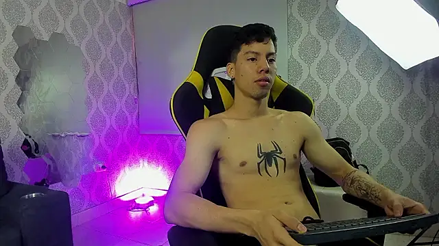 Twink sensationx online show from 18, 2, 2026