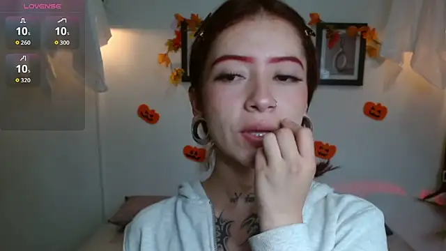 Snapshot of Evanss_lx chatting on 17, 10, 2025 Evanss lx online show from 17, 10, 2025