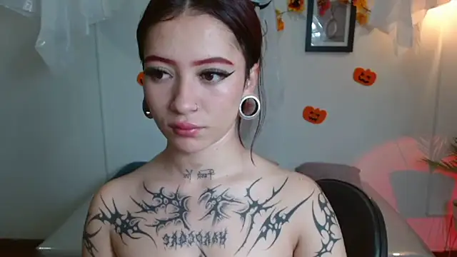 Snapshot of Evanss_lx chatting on 21, 10, 2025 Evanss lx online show from 21, 10, 2025