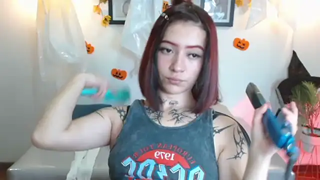 Snapshot of Evanss_lx chatting on 22, 10, 2025 Evanss lx online show from 22, 10, 2025