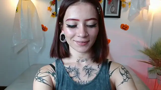 Snapshot of Evanss_lx chatting on 28, 10, 2025 Evanss lx online show from 28, 10, 2025