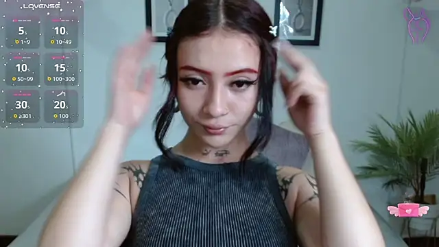 Snapshot of Evanss_lx chatting on 12, 11, 2025 Evanss lx online show from 12, 11, 2025