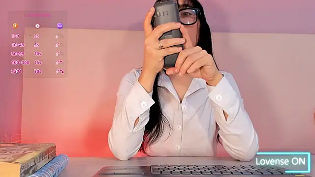 AlannaJonnes online show from 25, 3, 2026