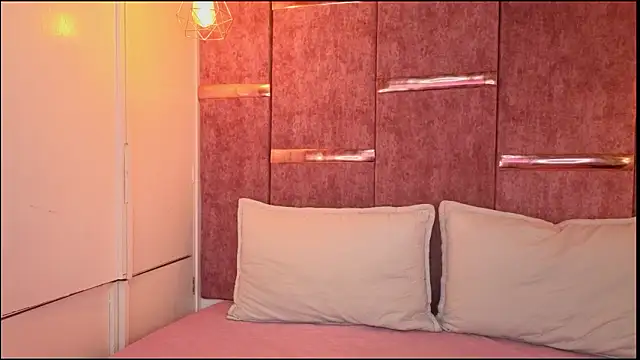 maddy1y  online show from 5, 2, 2026