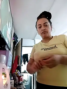 Snapshot of Lady_16 chatting on 9, 11, 2025 Lady 16 online show from 9, 11, 2025