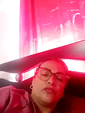 Snapshot of Lady_16 chatting on 22, 11, 2025 Lady 16 online show from 22, 11, 2025