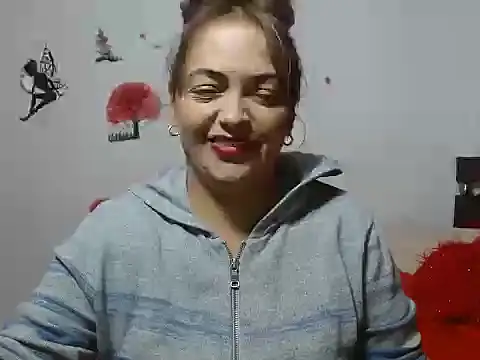 Snapshot of Lady_16 chatting on 26, 11, 2025 Lady 16 online show from 26, 11, 2025