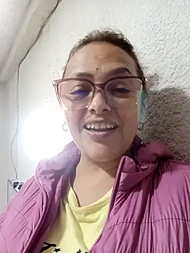 Snapshot of Lady_16 chatting on 28, 11, 2025 Lady 16 online show from 28, 11, 2025