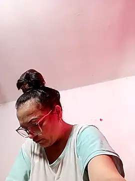 Snapshot of Lady_16 chatting on 17, 10, 2025 Lady 16 online show from 17, 10, 2025