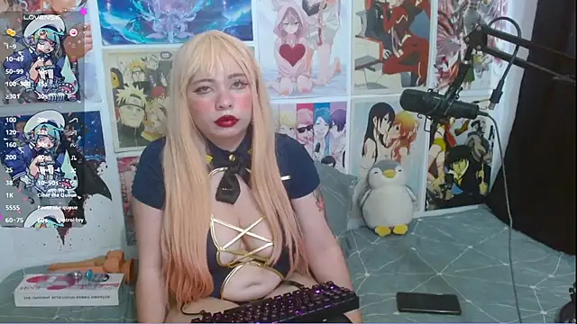 Snapshot of Lil-La chatting on 13, 11, 2025 Lil-La online show from 13, 11, 2025