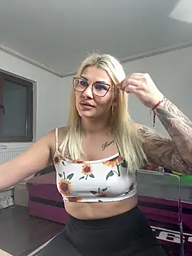 MiaKiittyy online show from 22, 12, 2025