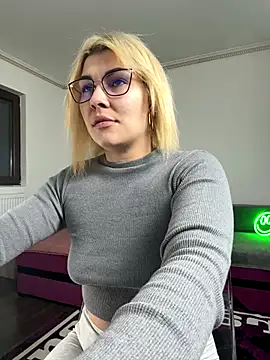 MiaKiittyy online show from 19, 12, 2025