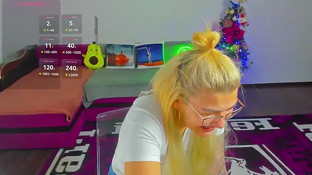 MiaKiittyy online show from 19, 12, 2025